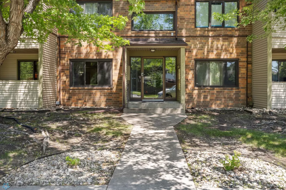 Fargo, ND 58103,3237 17th AVE S #101