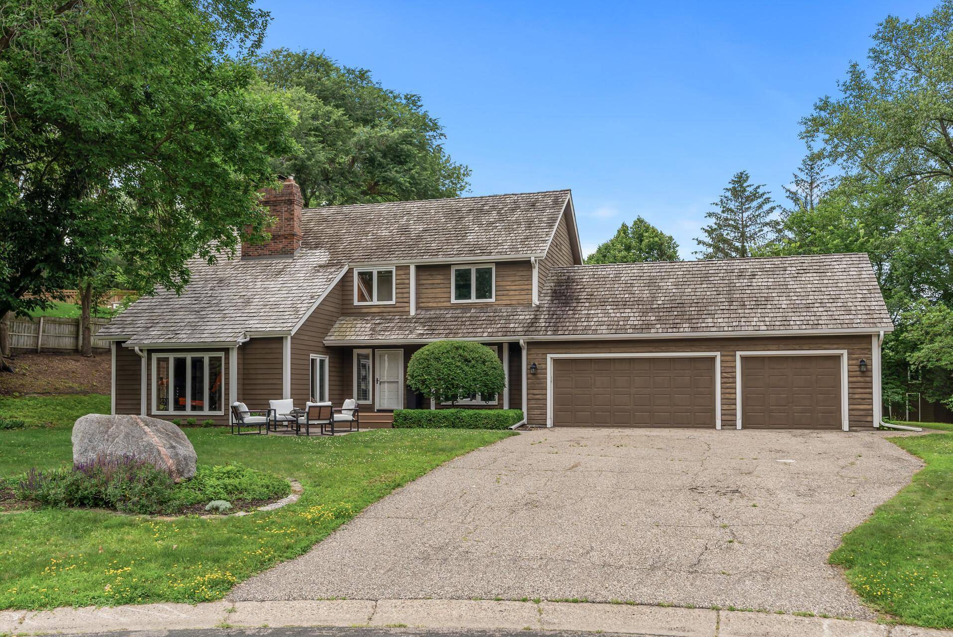 6810 Sand Ridge RD, Eden Prairie, MN 55346