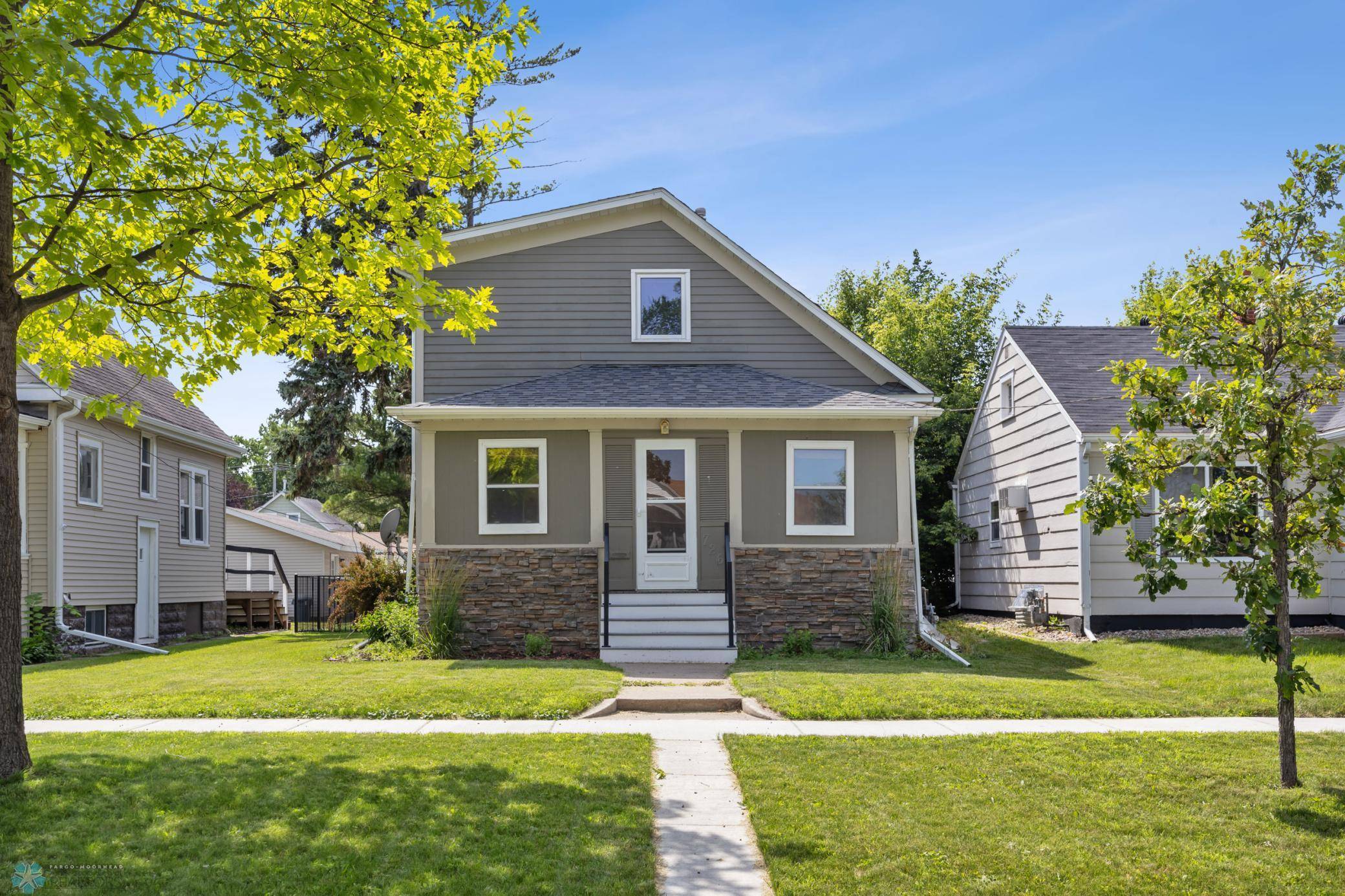 726 Oak ST N, Fargo, ND 58102