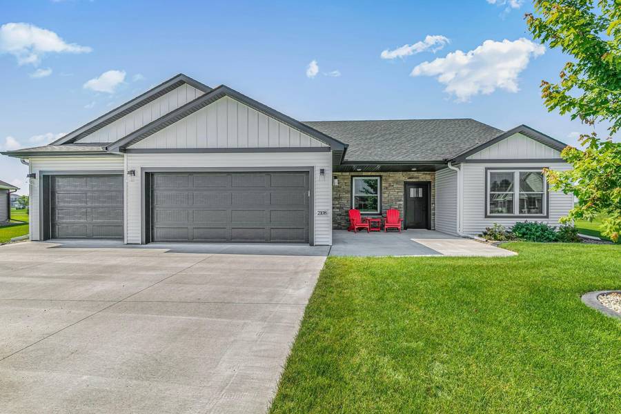 2108 Lindas CT, Sartell, MN 56377