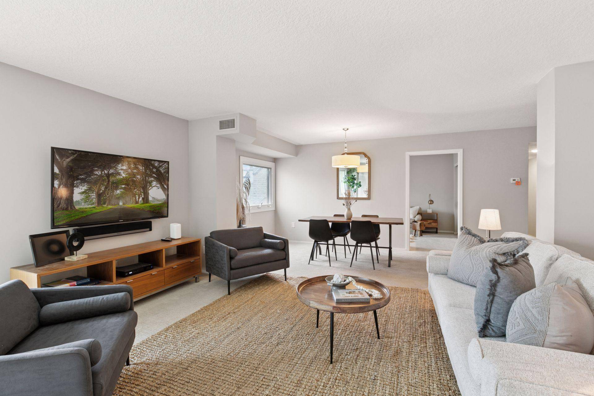 Minneapolis, MN 55403,1200 Nicollet MALL #606