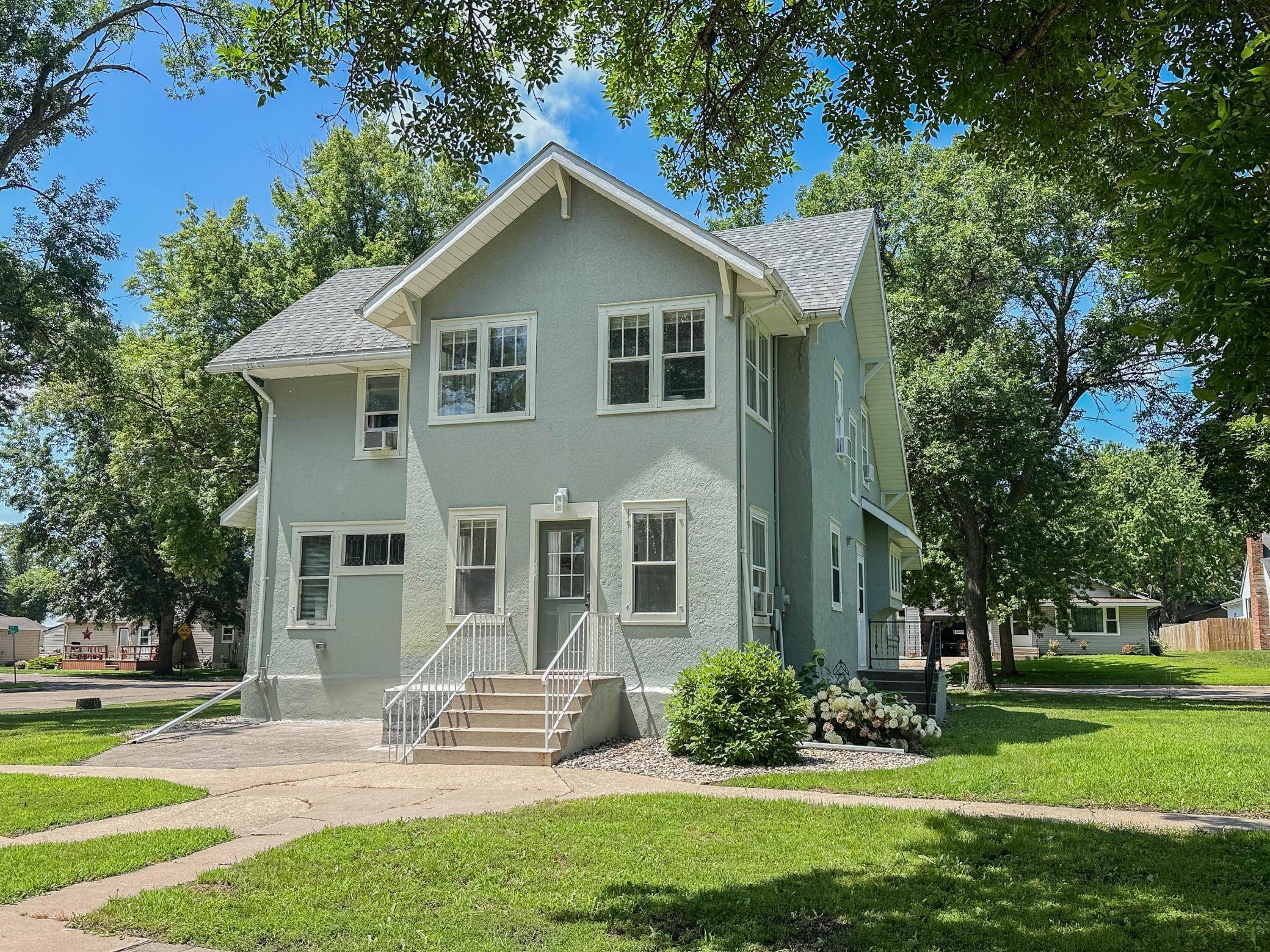 Lucan, MN 56255,207 Pine ST