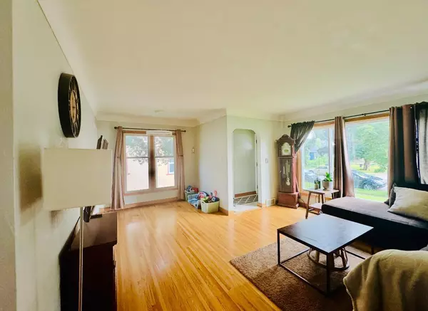 Saint Paul, MN 55106,1631 Ross AVE