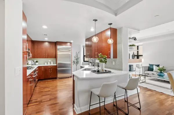 Minneapolis, MN 55401,100 3rd AVE S #805