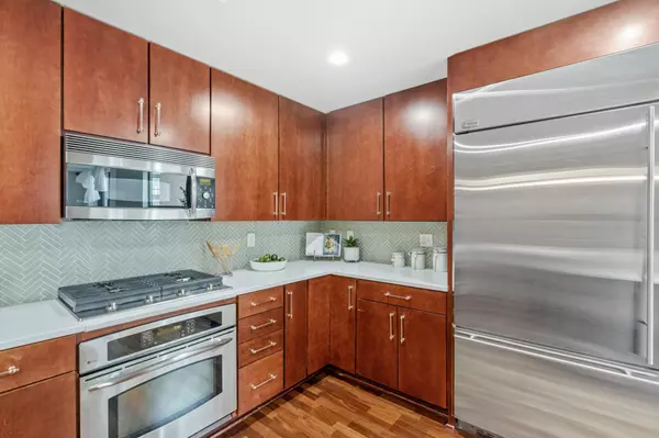 Minneapolis, MN 55401,100 3rd AVE S #805