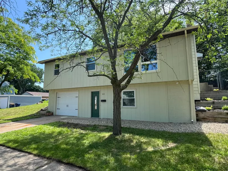 815 6th ST N, New Ulm, MN 56073