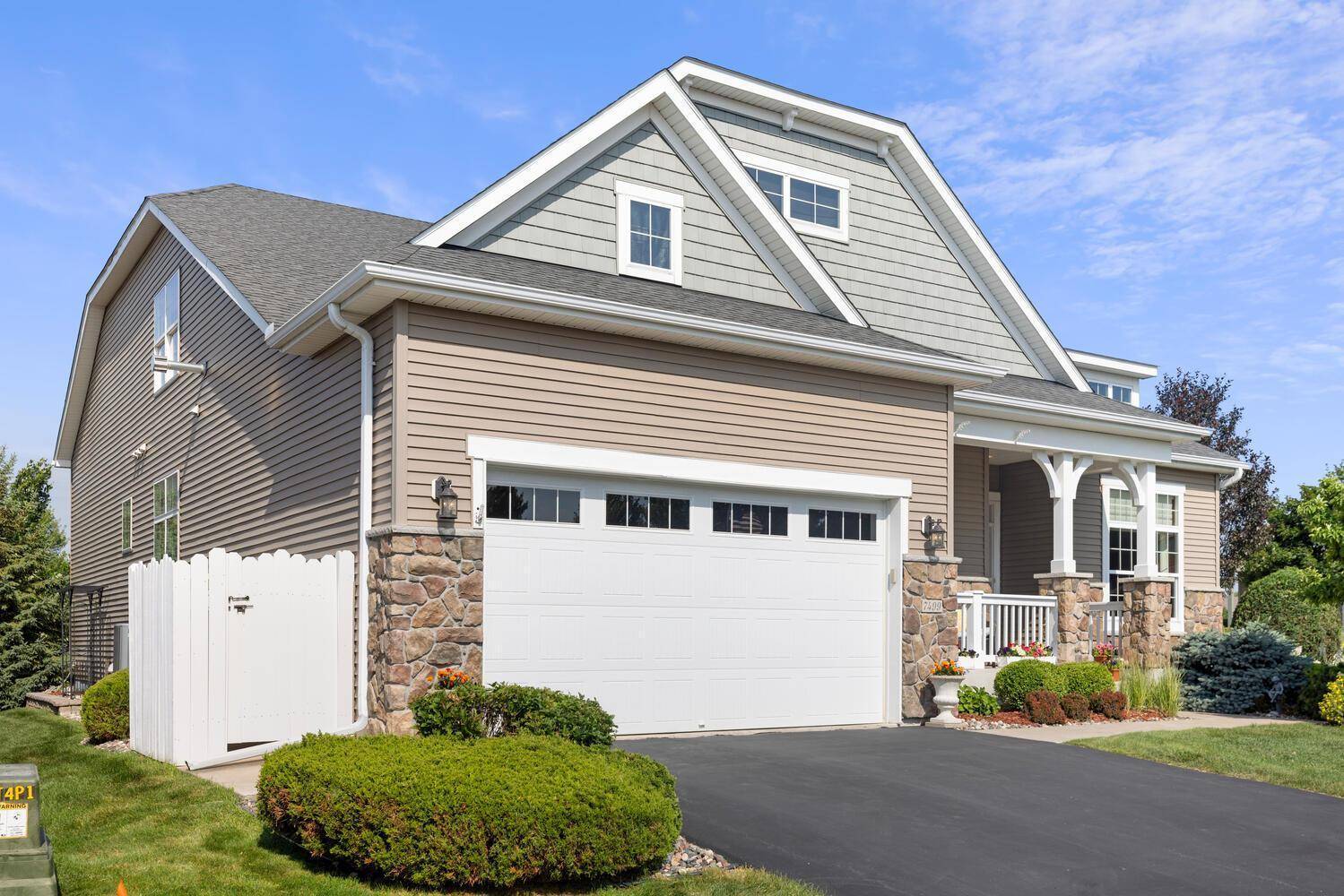 Maple Grove, MN 55311,7499 Peony LN N