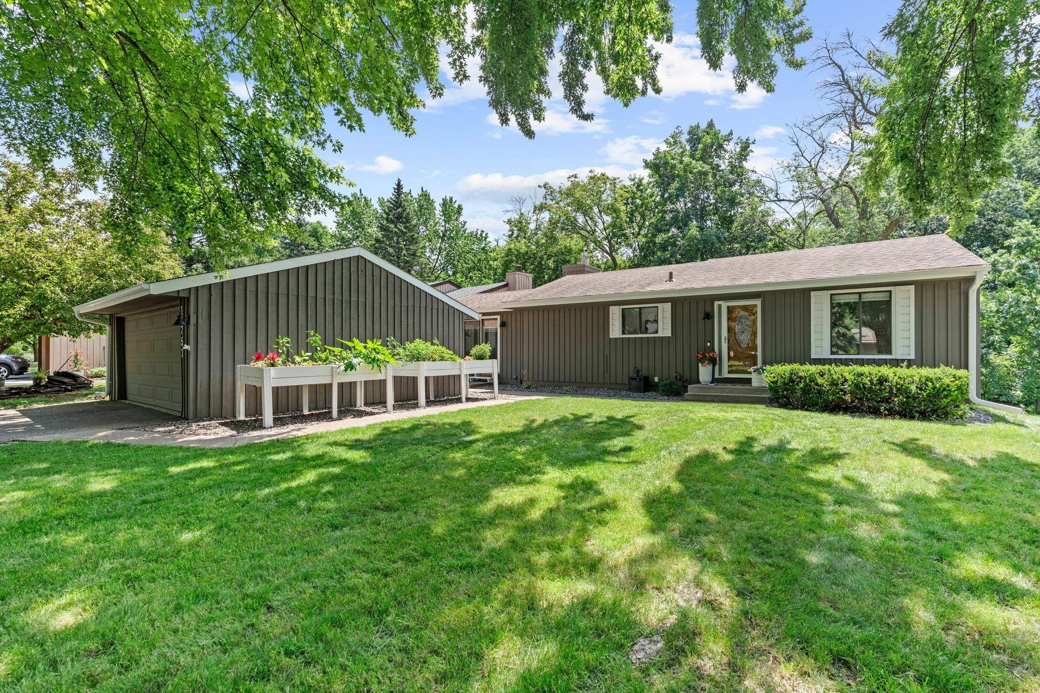 11757 Red Fox DR, Maple Grove, MN 55369