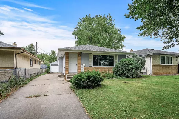 1365 Beech ST, Saint Paul, MN 55106
