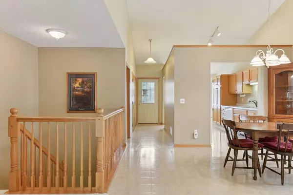 Waconia, MN 55387,1313 Oriole DR