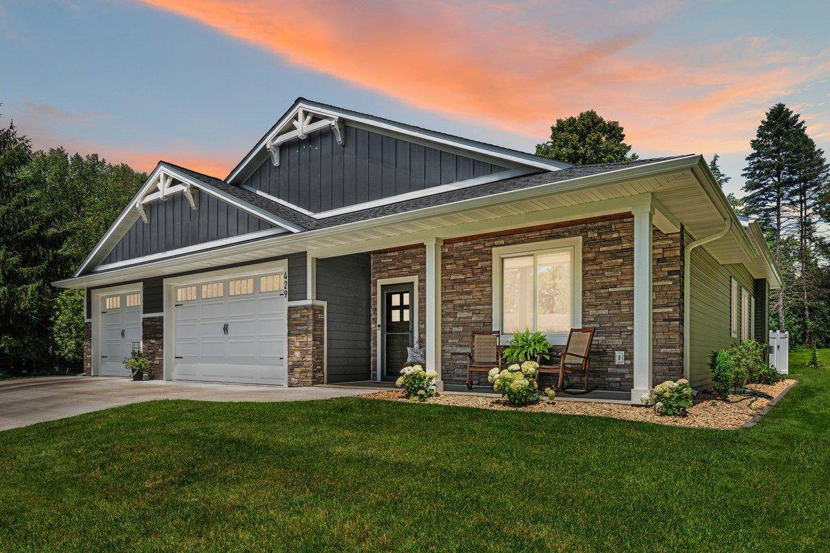 429 River Hills RD, River Falls, WI 54022