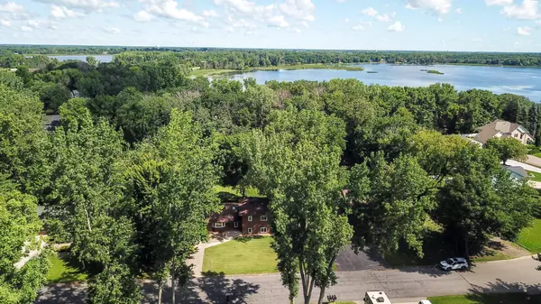 White Bear Twp, MN 55110,1283 Otter Ridge RD