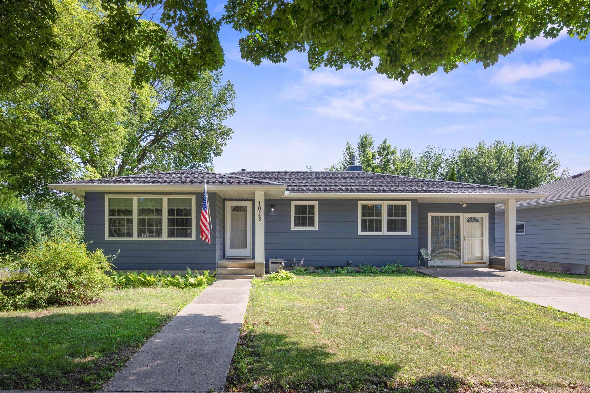1028 13th ST E, Glencoe, MN 55336