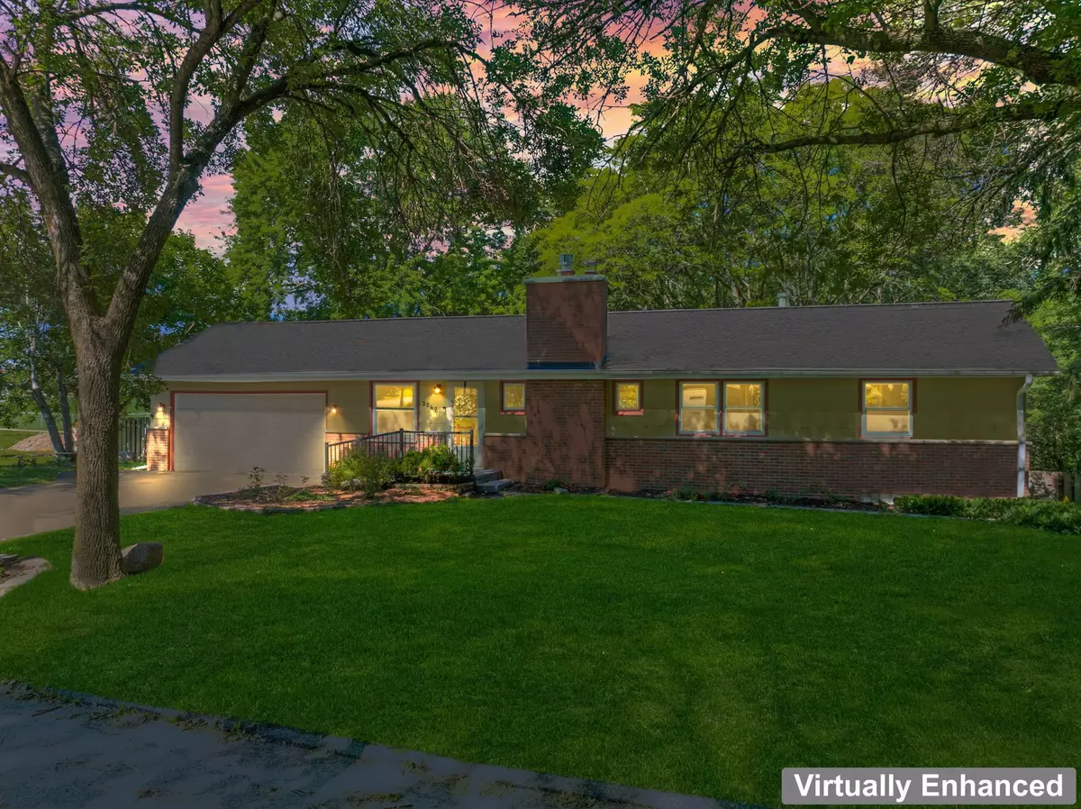 Minnetonka, MN 55305,2248 Windsor Lake DR