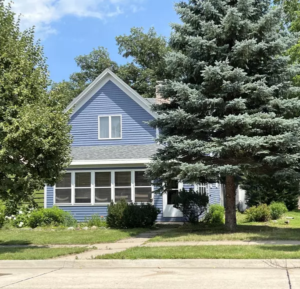 1157 6th AVE S, Windom, MN 56101