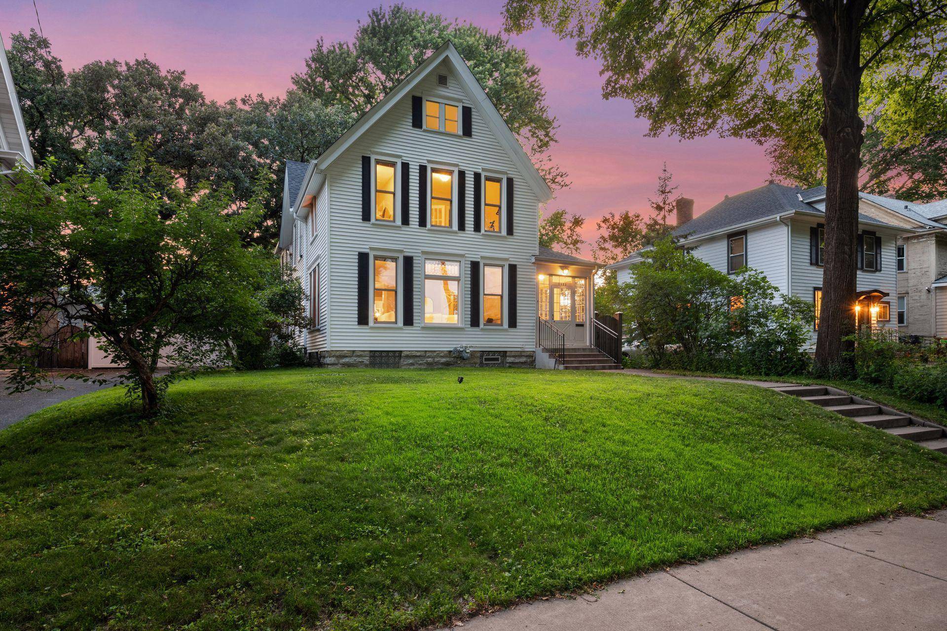 Minneapolis, MN 55404,2432 Pleasant AVE