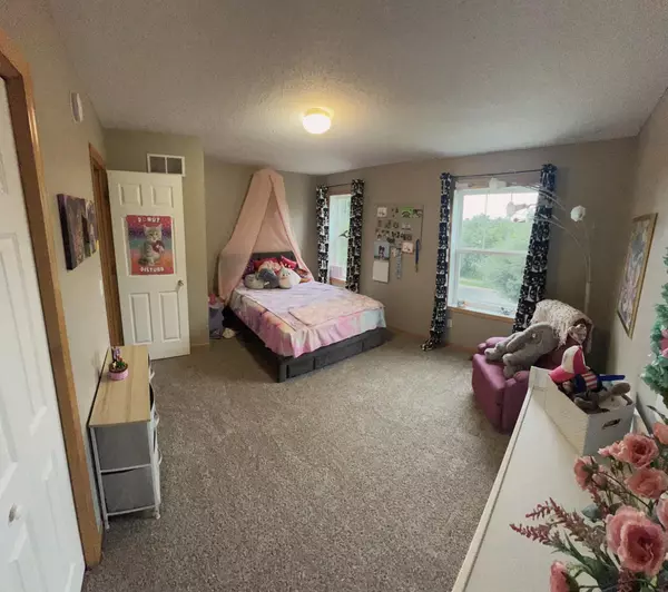 Chaska, MN 55318,2275 Clover Field DR