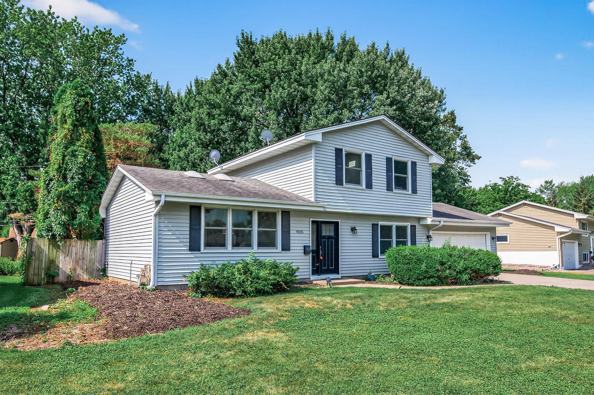New Hope, MN 55427,9225 Northwood Pkwy