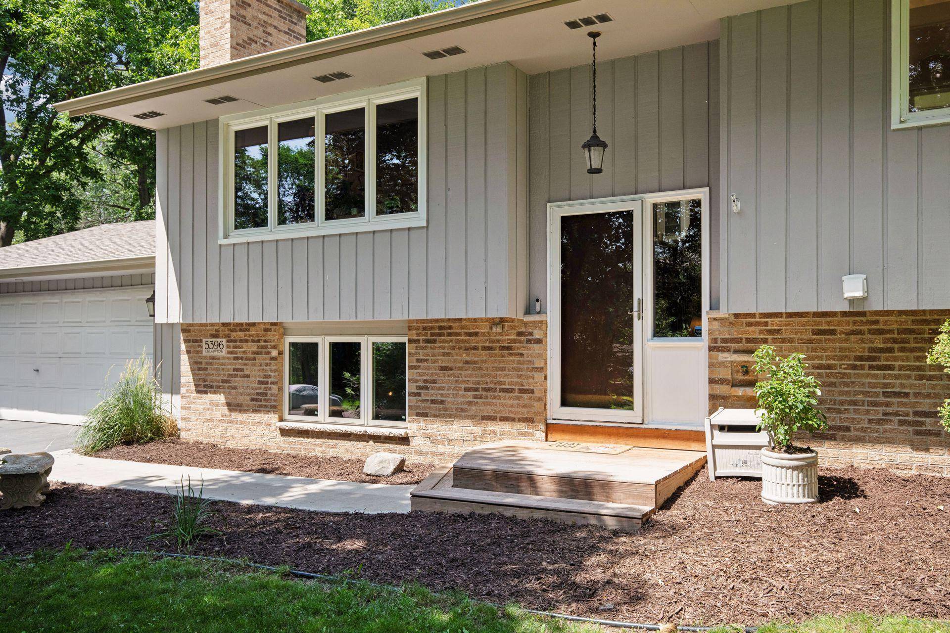 Prior Lake, MN 55372,5396 Hampton ST NE