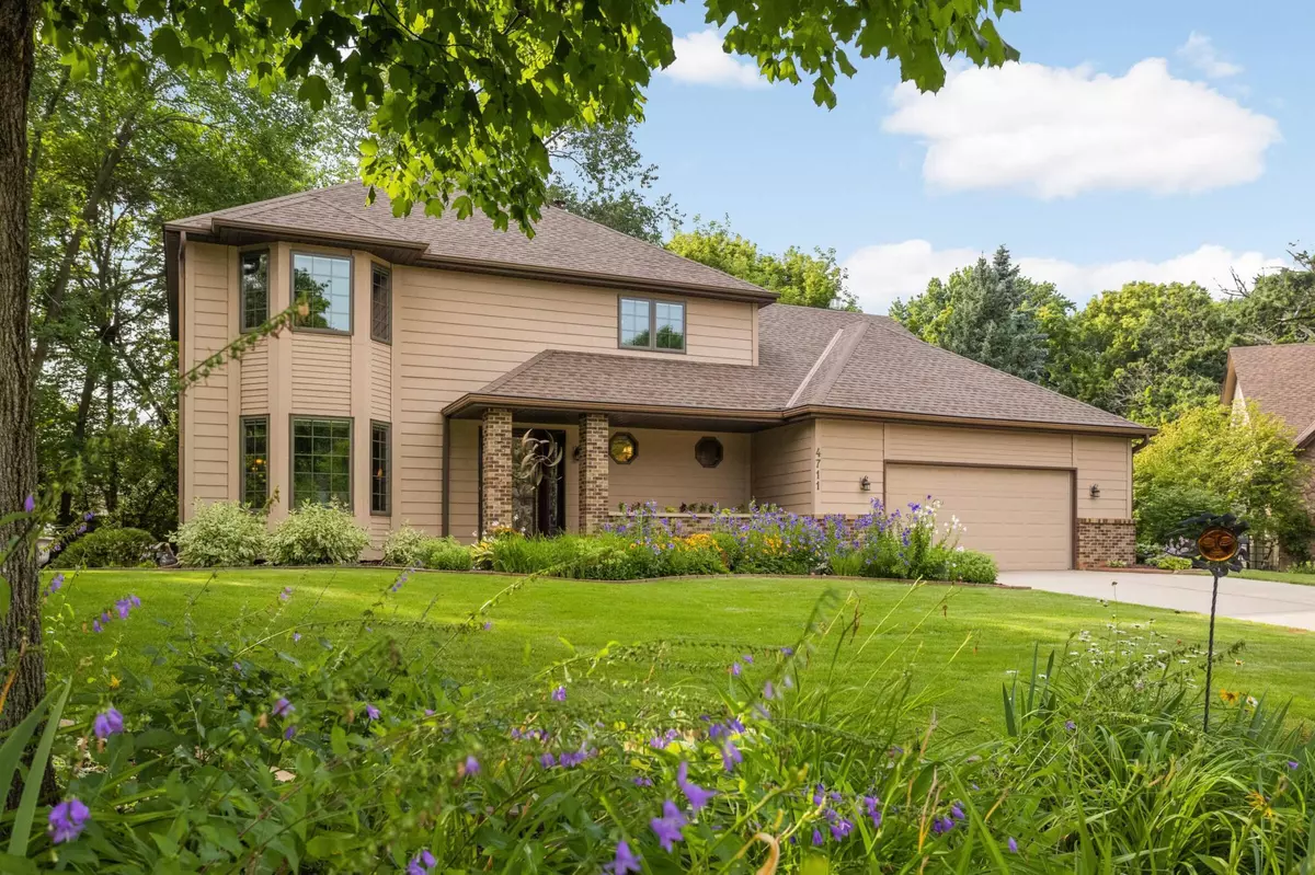 Eagan, MN 55122,4711 White Oak CT
