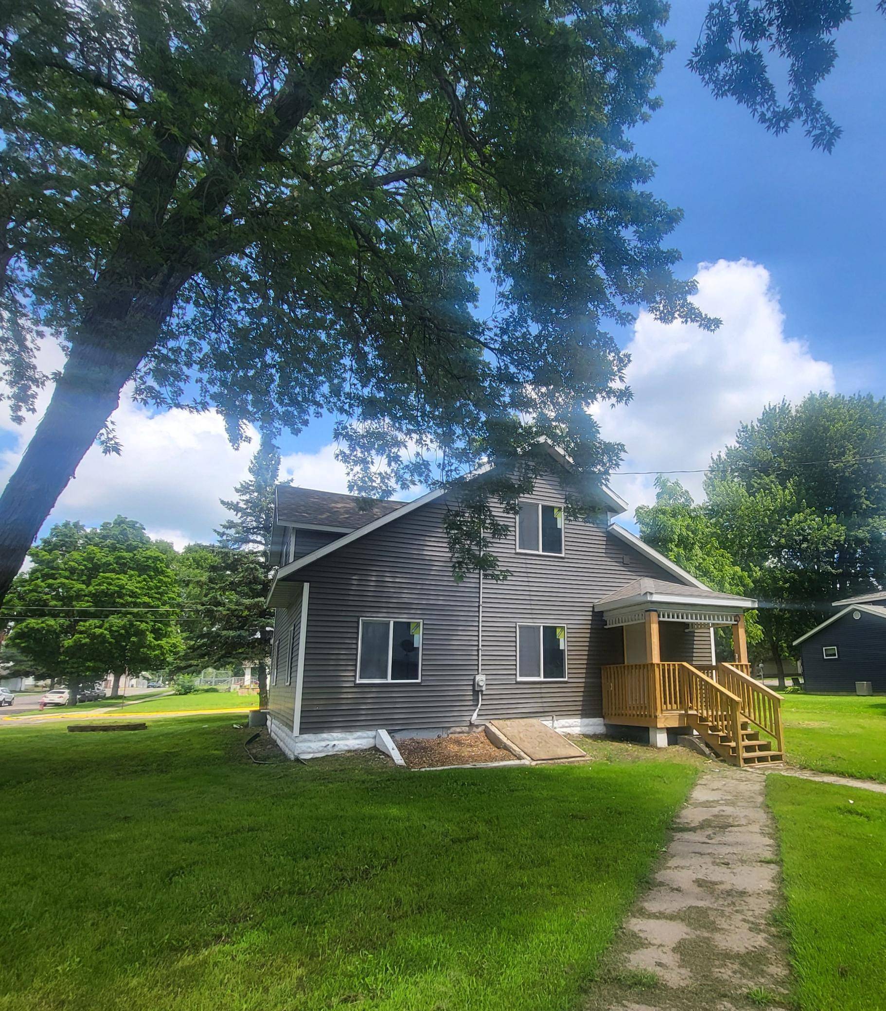 Long Prairie, MN 56347,409 2nd AVE S