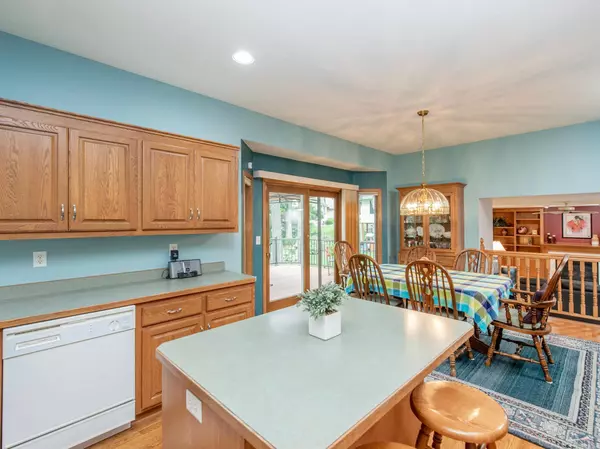 Oakdale, MN 55128,2212 Hydram AVE N