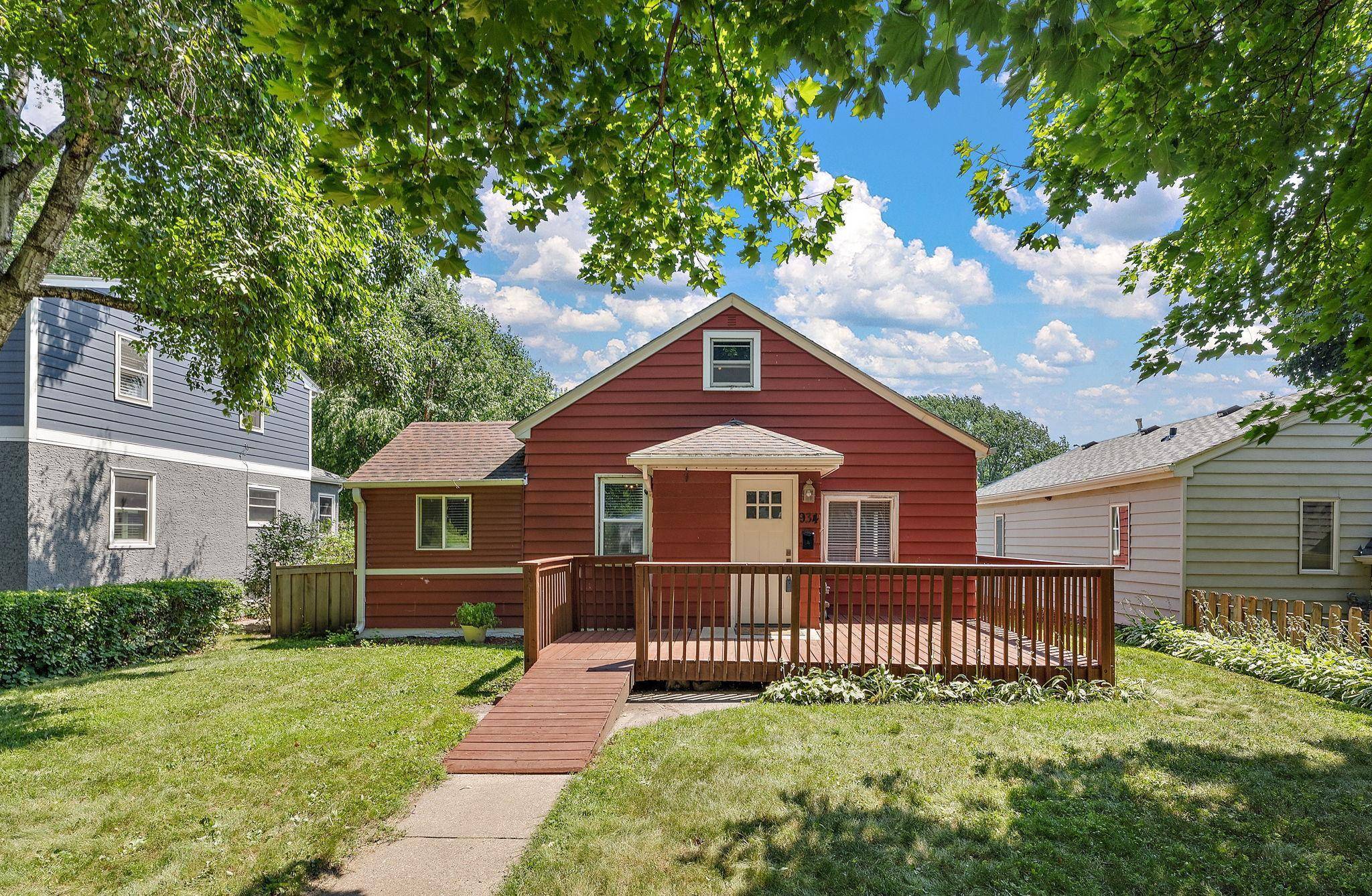 934 15th AVE N, South Saint Paul, MN 55075