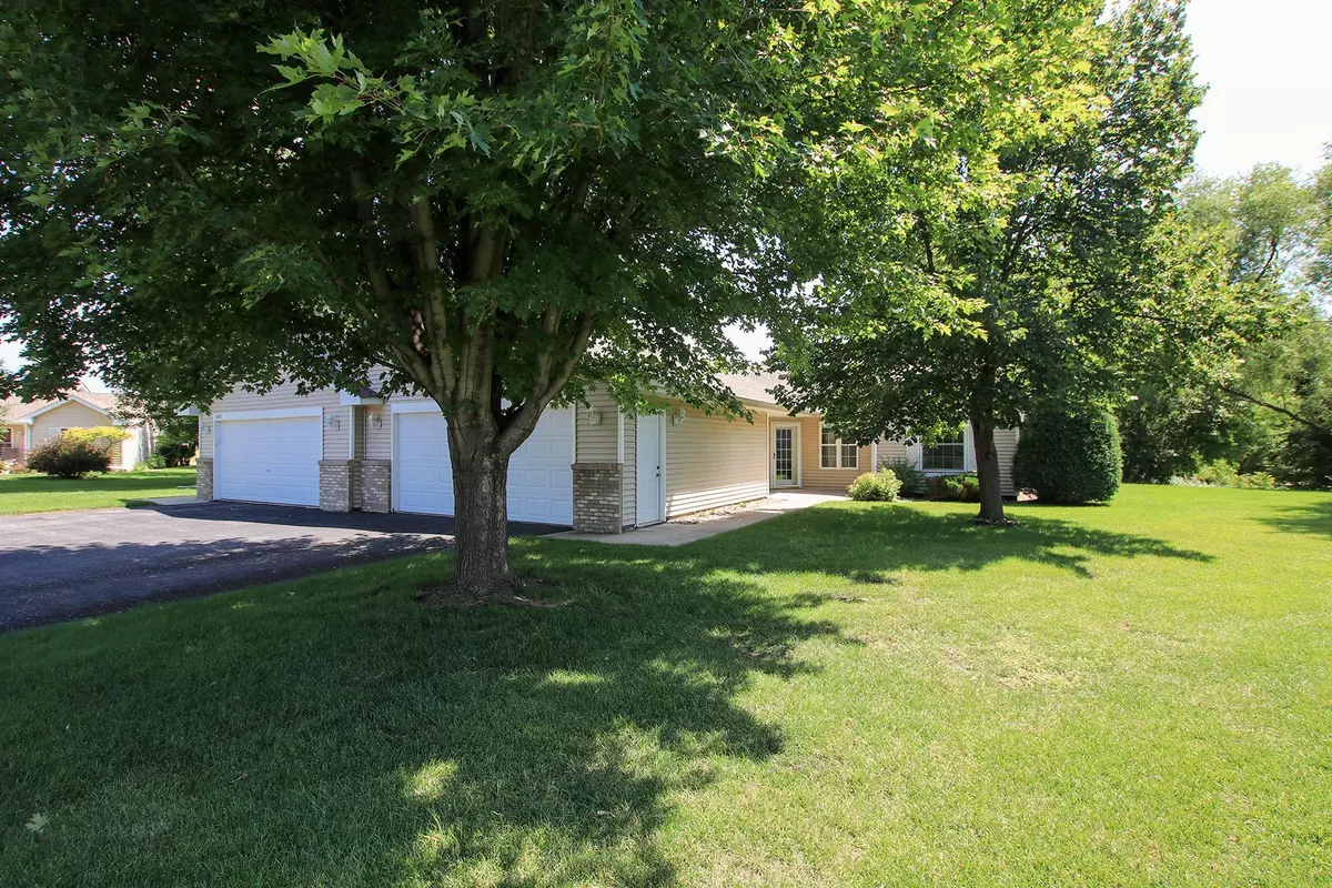 Hutchinson, MN 55350,841 Greensview CT NW