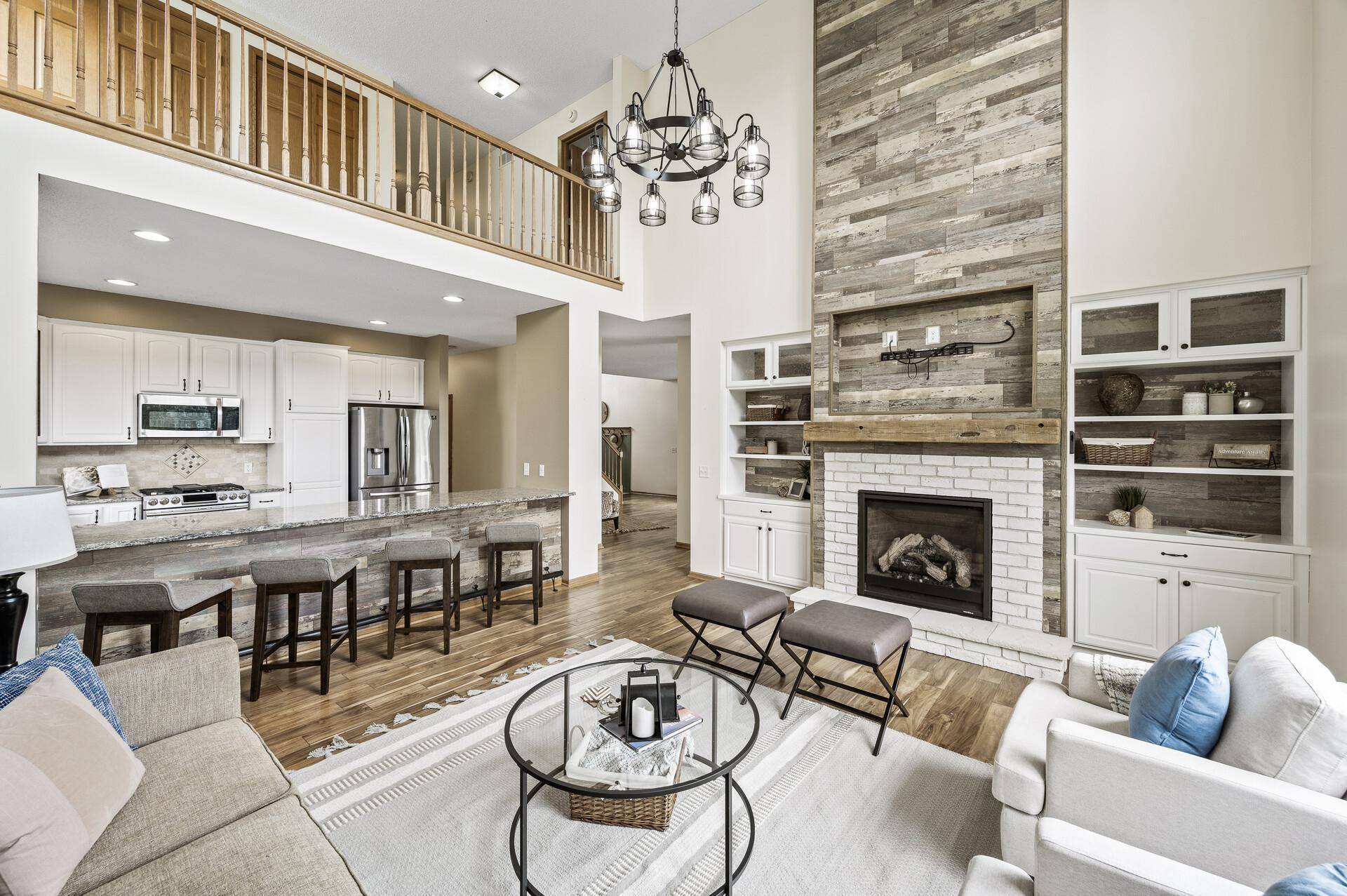 8529 Savanna Oaks LN, Woodbury, MN 55125