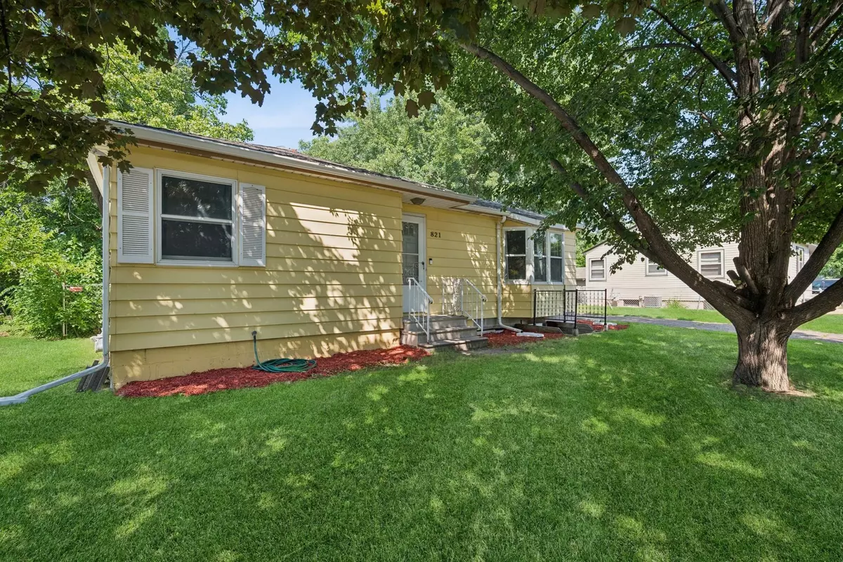 Anoka, MN 55303,821 Elm ST