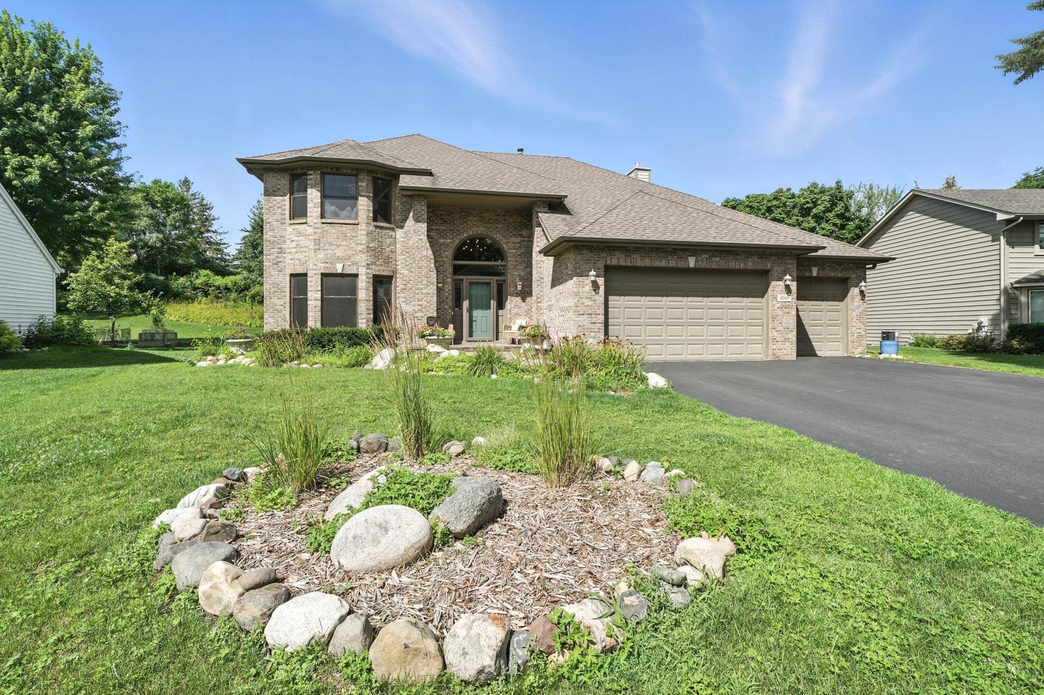 Eagan, MN 55122,4049 Deerwood TRL