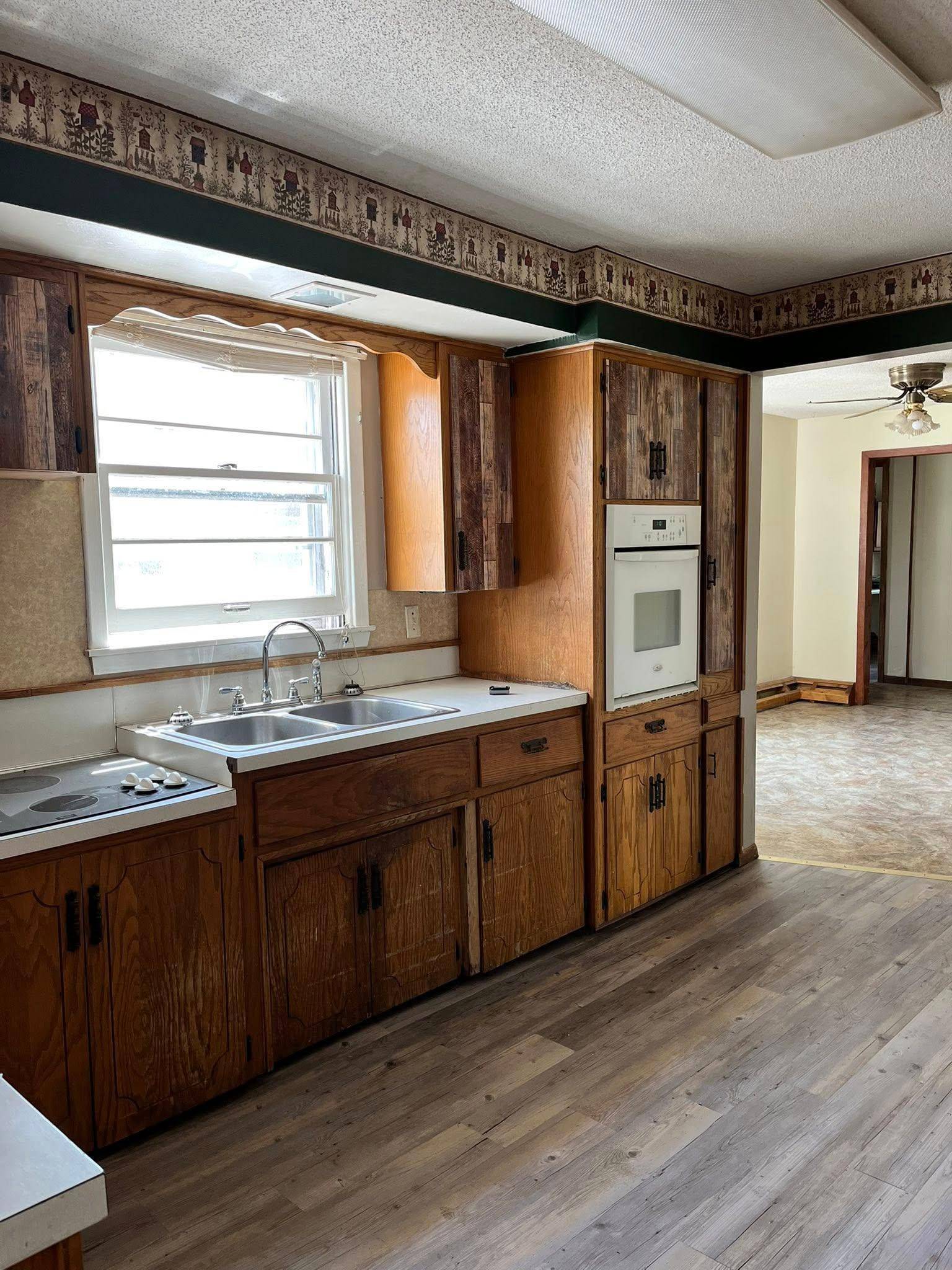 Waterville, MN 56096,124 4th ST S