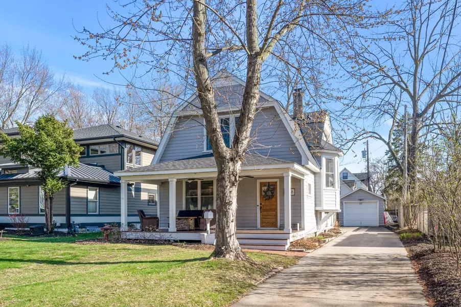 2168 1st ST, White Bear Lake, MN 55110
