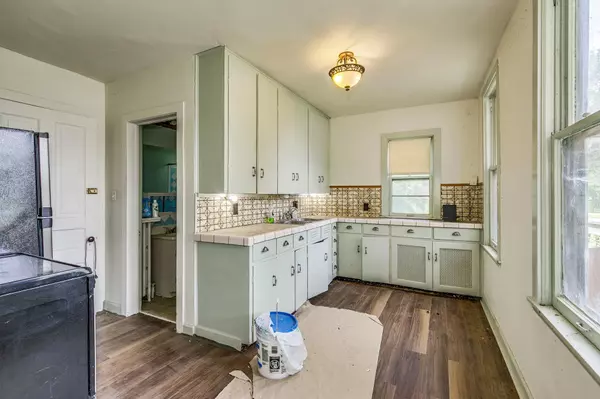 Saint Paul, MN 55103,1113 Como PL