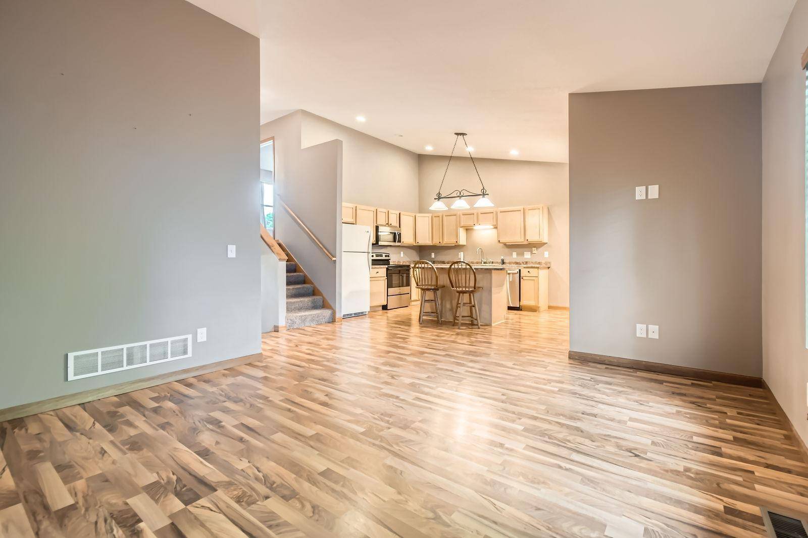 Hastings, MN 55033,314 7th ST E