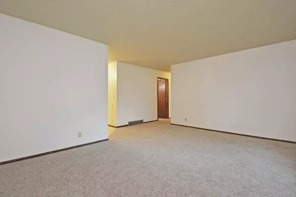 Champlin, MN 55316,813 Independence AVE N