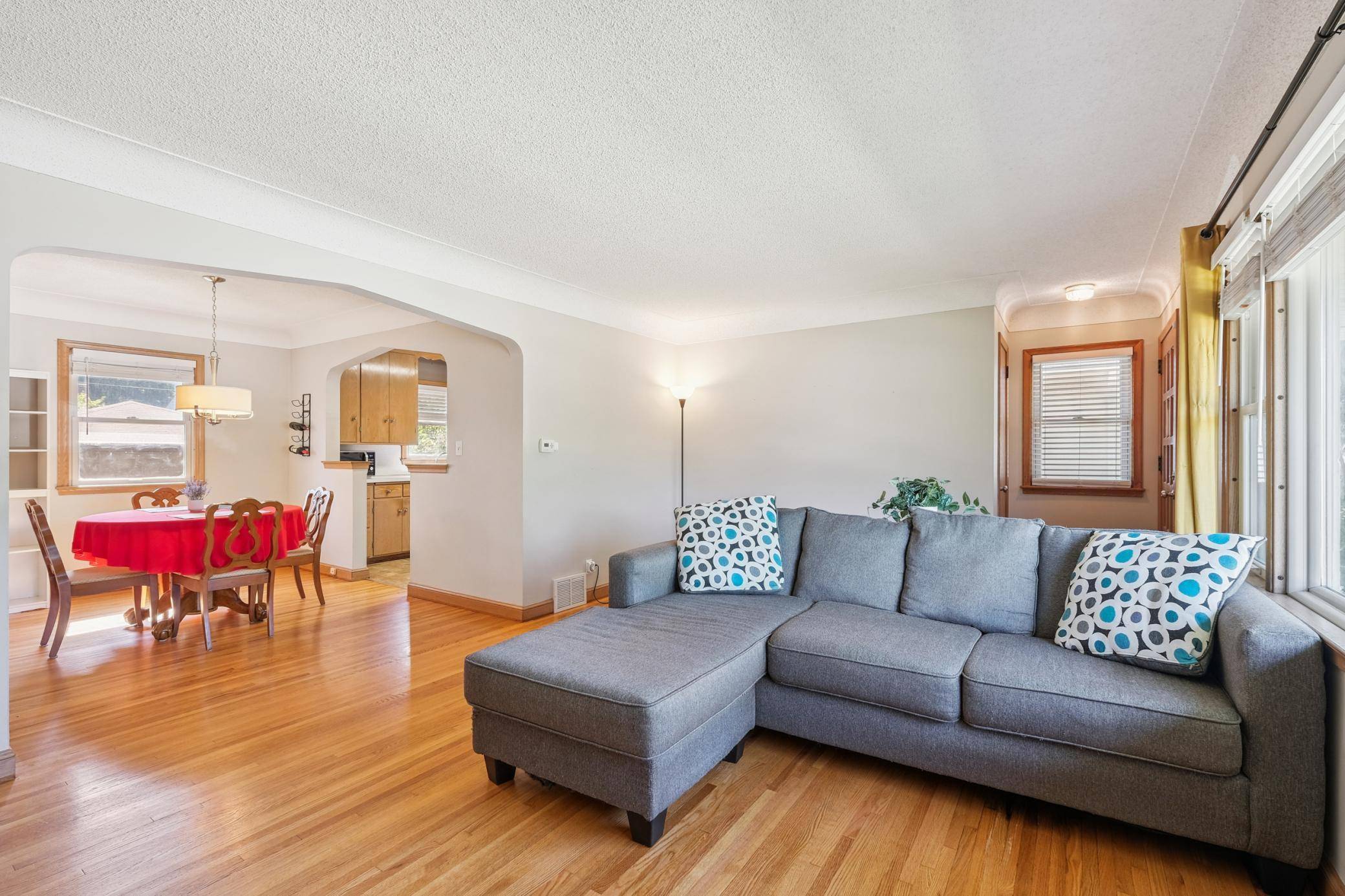 Minneapolis, MN 55418,3355 Central AVE NE