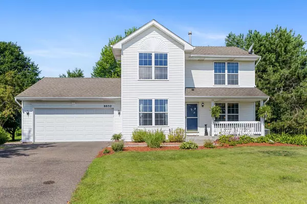 8032 Greenbriar LN, Woodbury, MN 55125