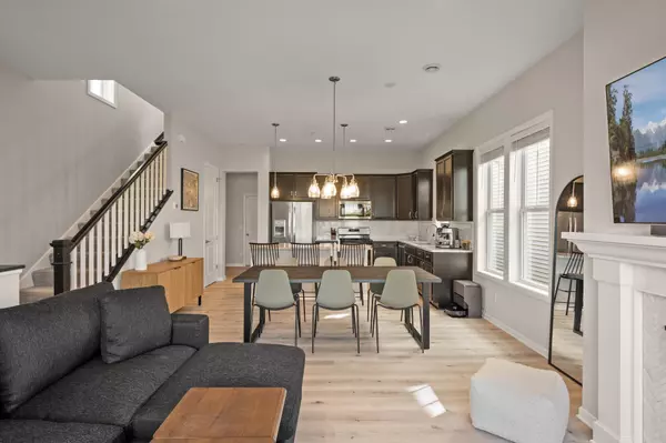 8120 Arrowwood LN N, Maple Grove, MN 55369