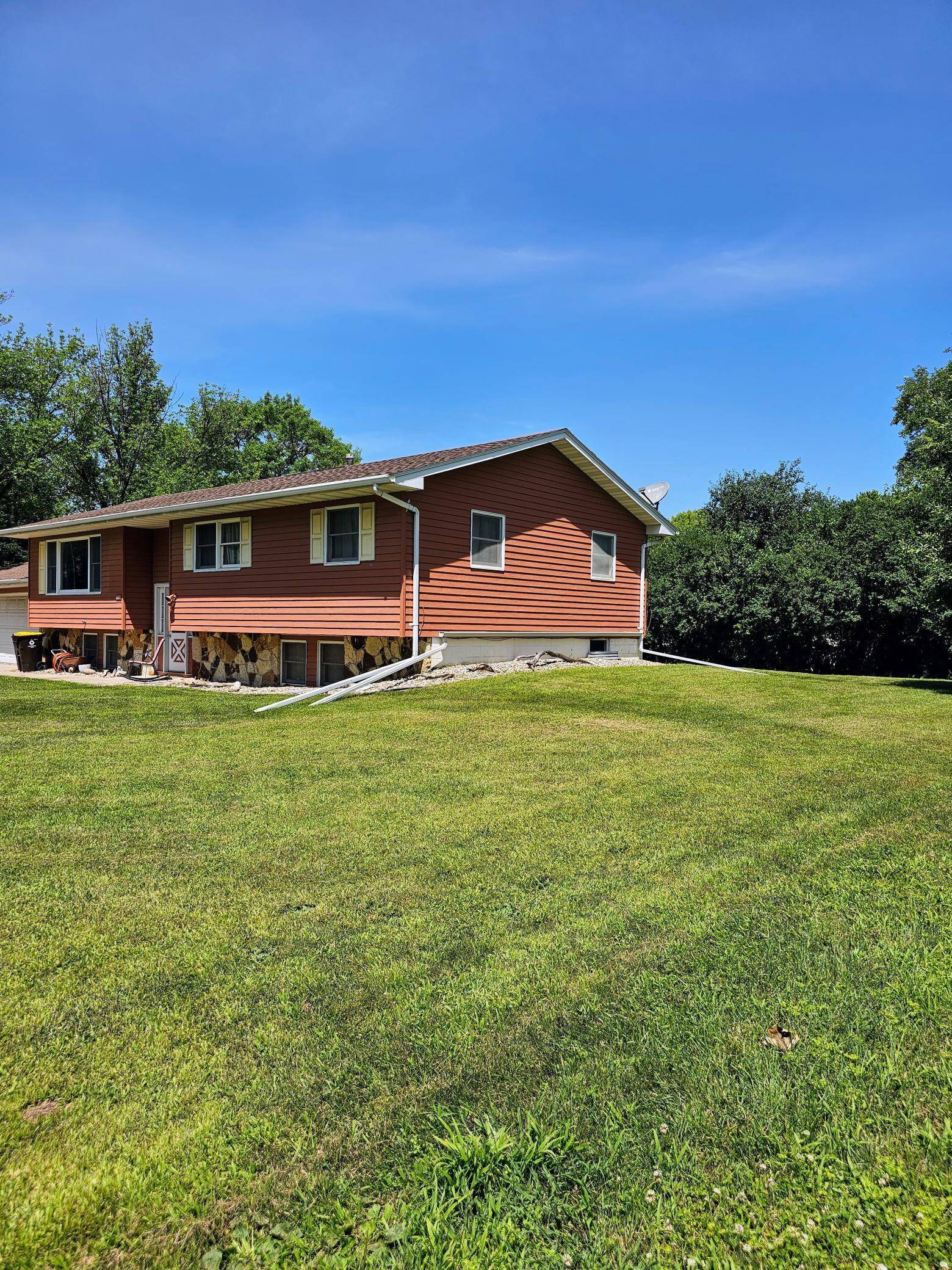 Truman, MN 56088,402 E 2nd ST N