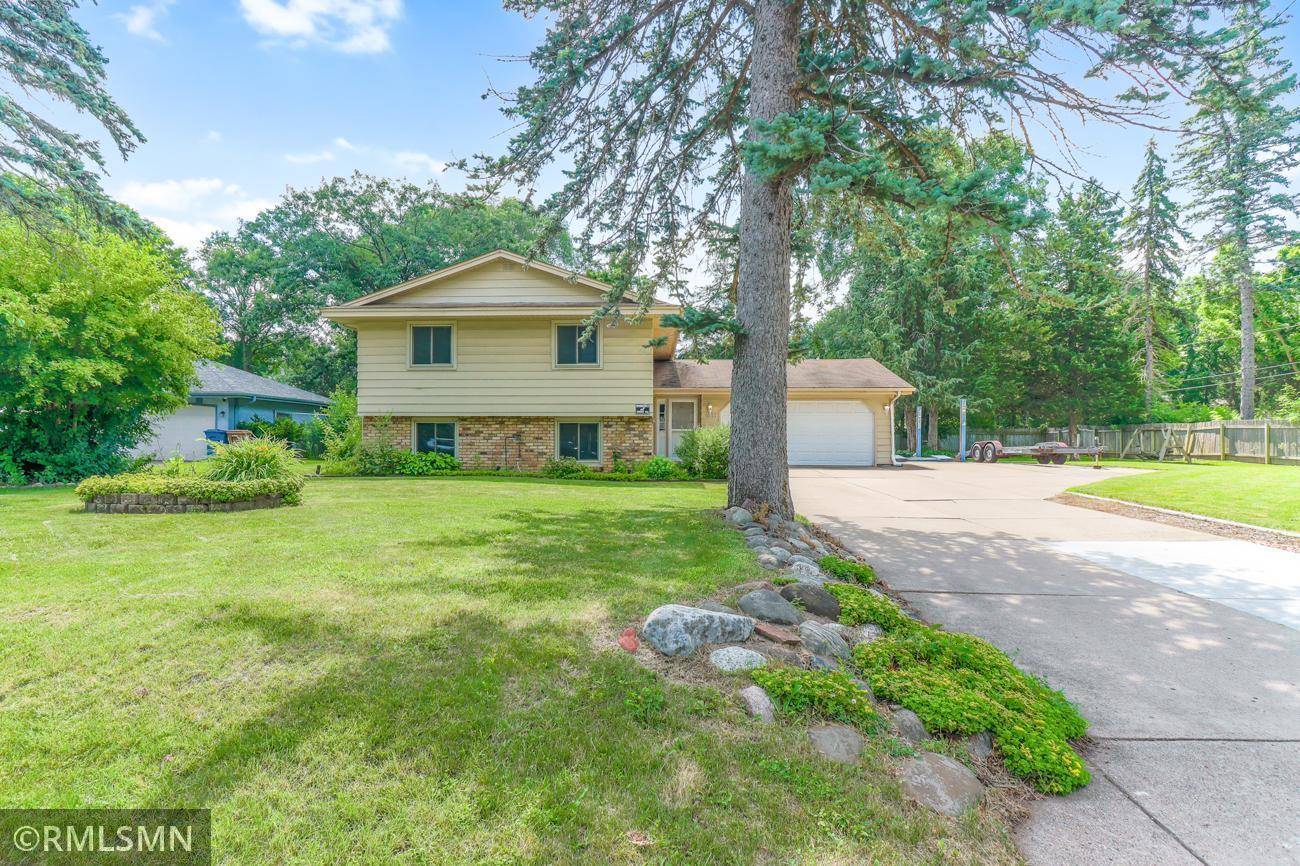 Champlin, MN 55316,5733 Riverview Entry