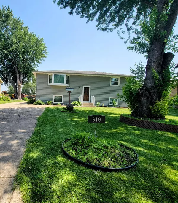 Forest Lake, MN 55025,619 3rd ST NW