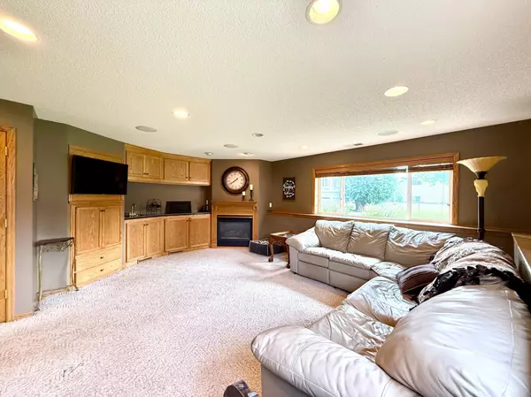 Albertville, MN 55301,10539 56th ST NE