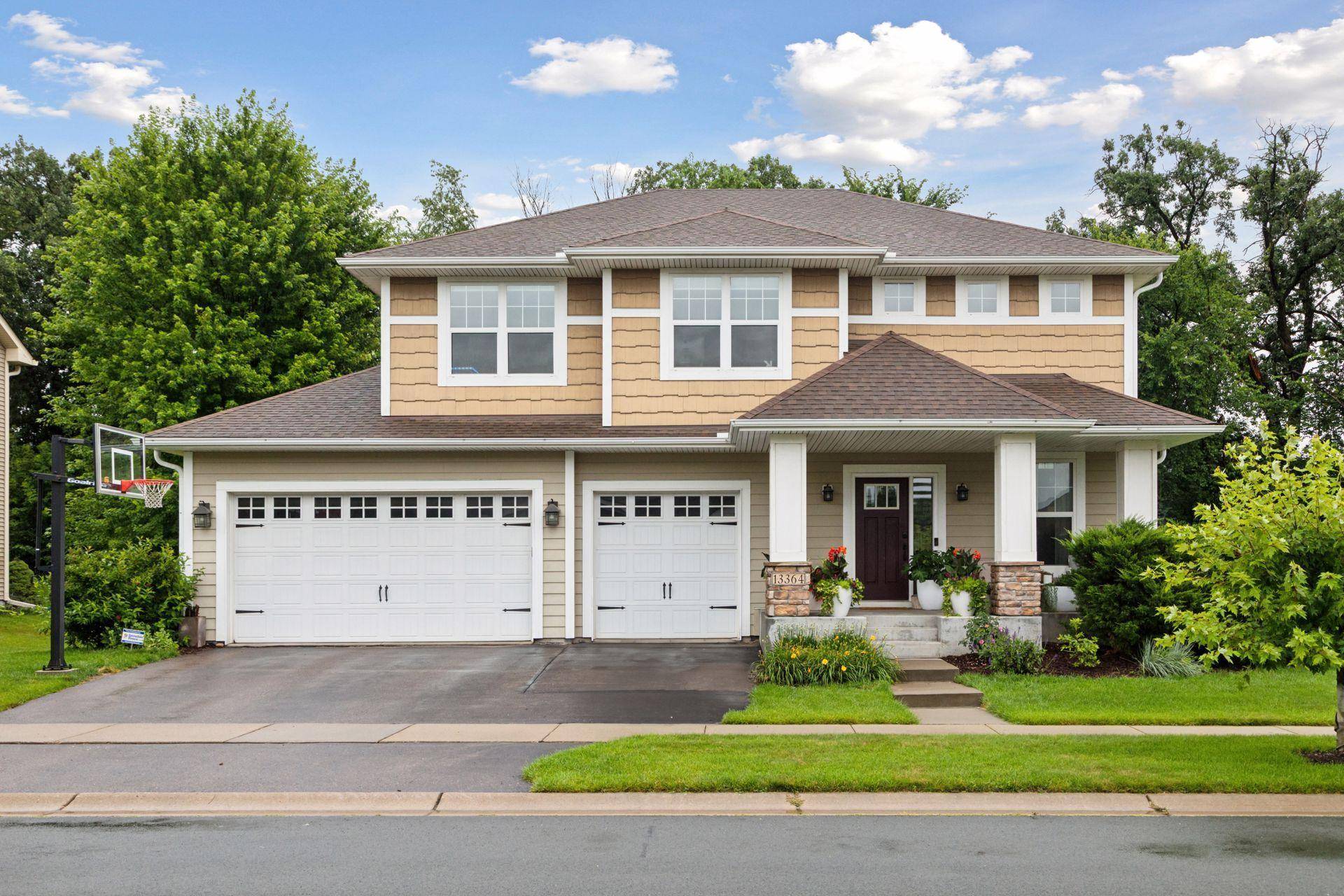 13364 Carlingford LN, Rosemount, MN 55068