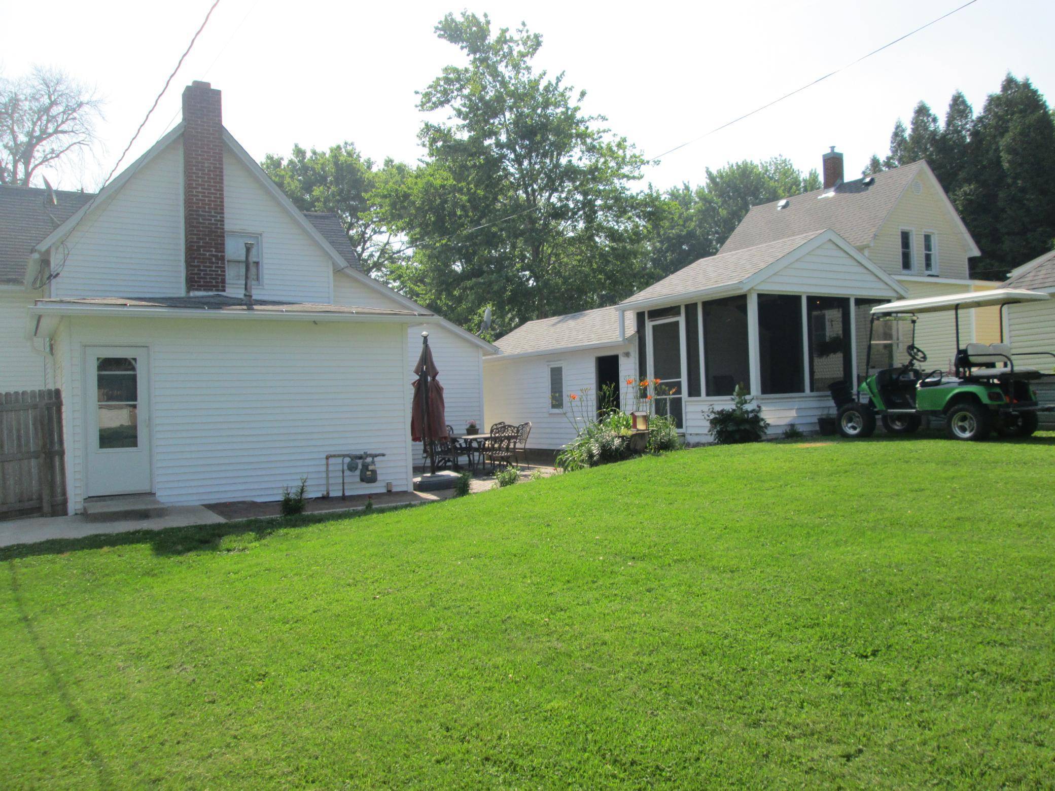 Kenyon, MN 55946,526 Red Wing AVE