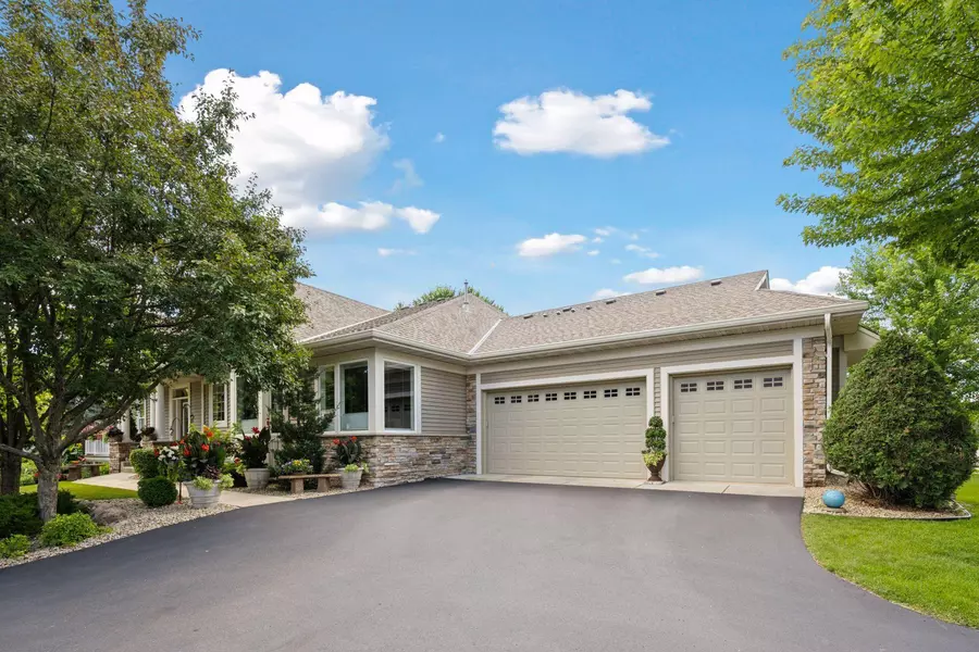 3832 Linden DR E, Medina, MN 55340