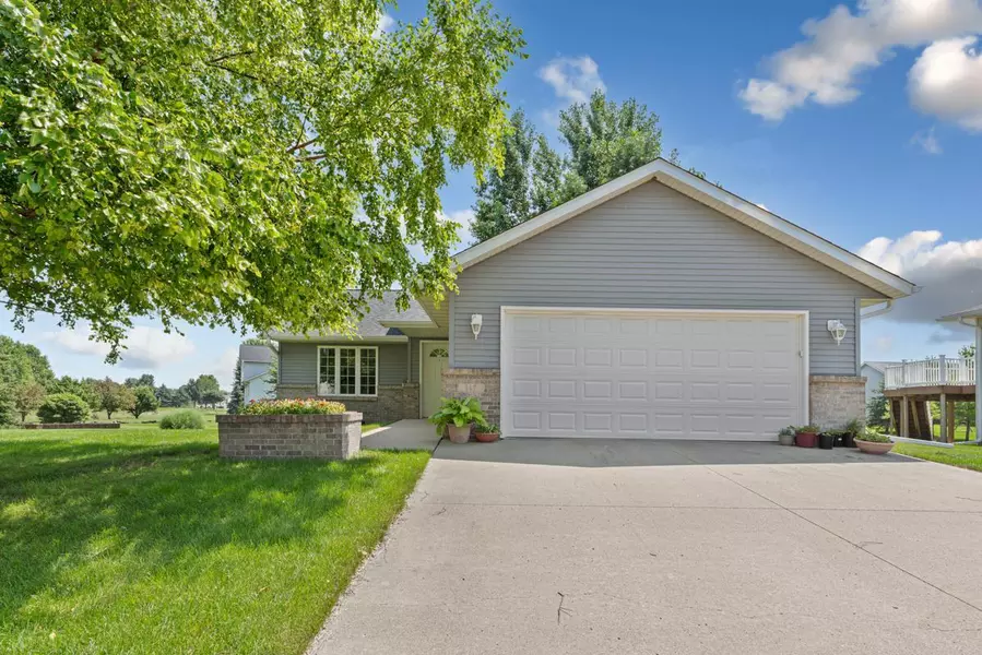 117 Pebble Creek CT, Mankato, MN 56001