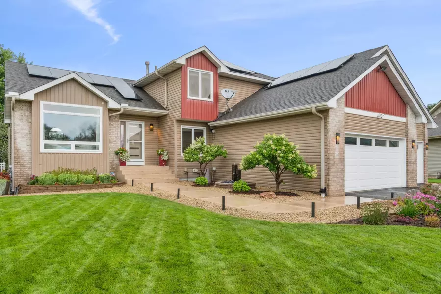 303 137th LN NW, Andover, MN 55304