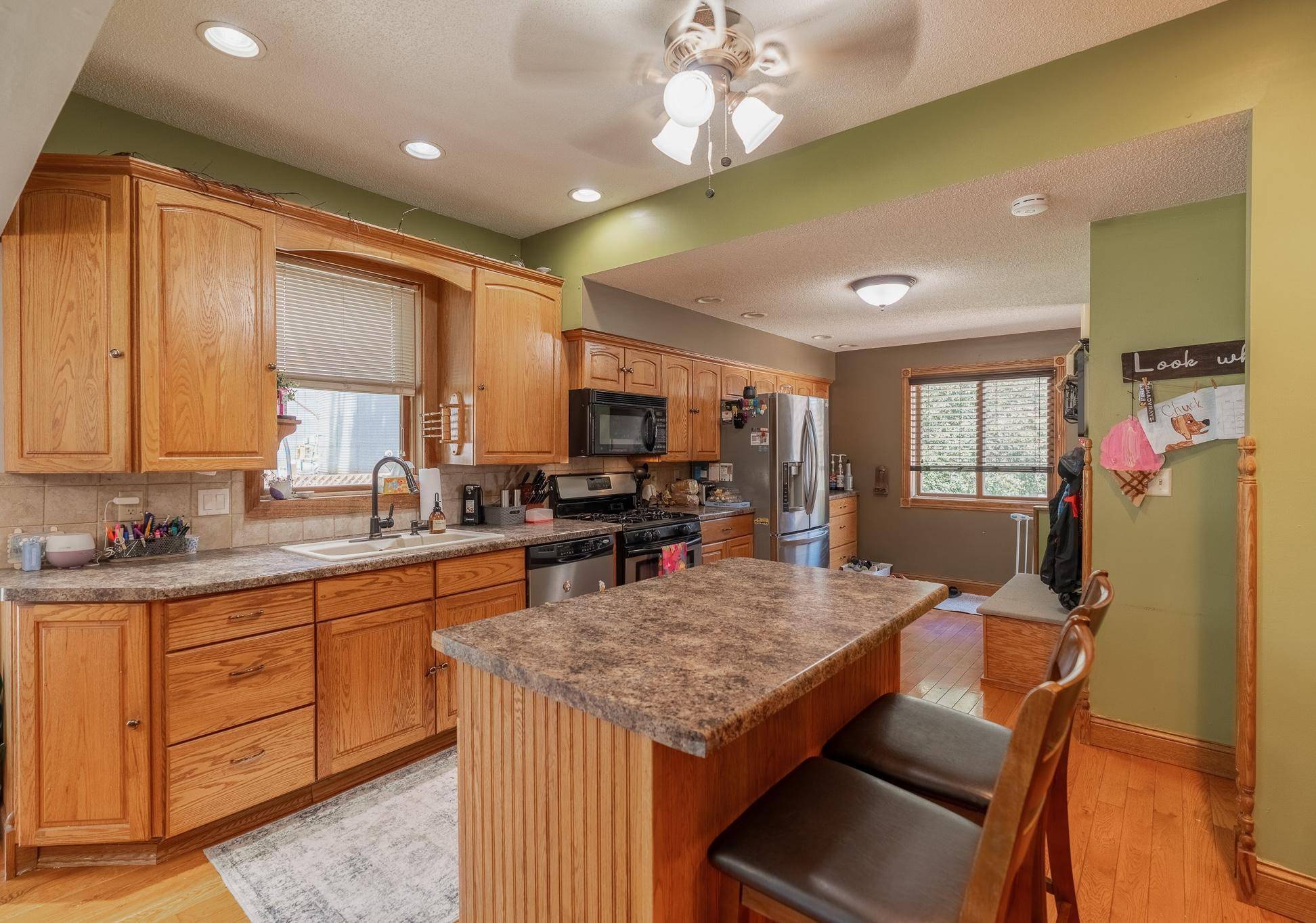 Alden, MN 56009,136 1st AVE