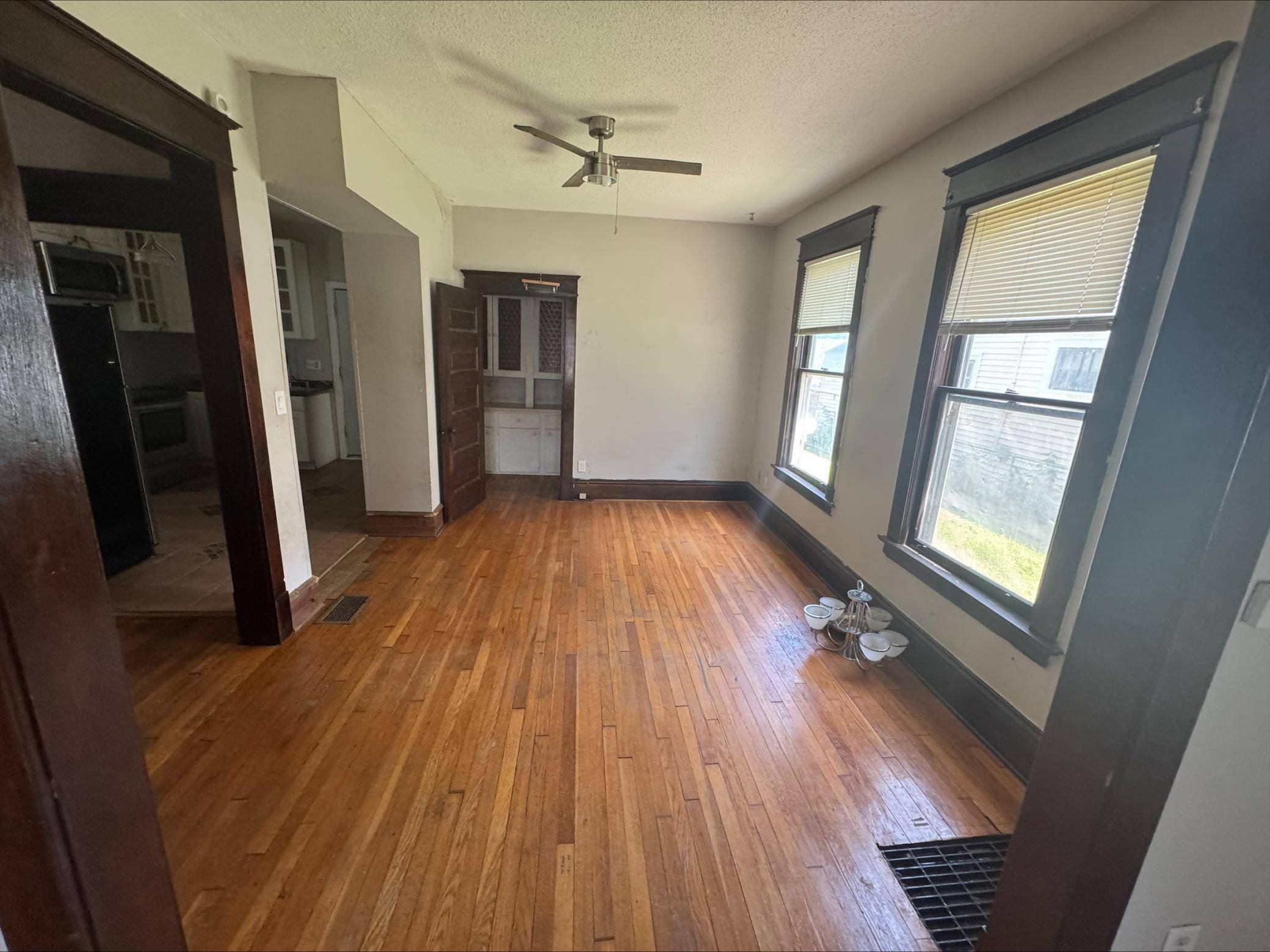 Saint Paul, MN 55106,1051 Mclean AVE